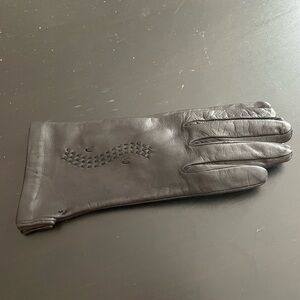 Beautiful pair of Black Leather Gloves